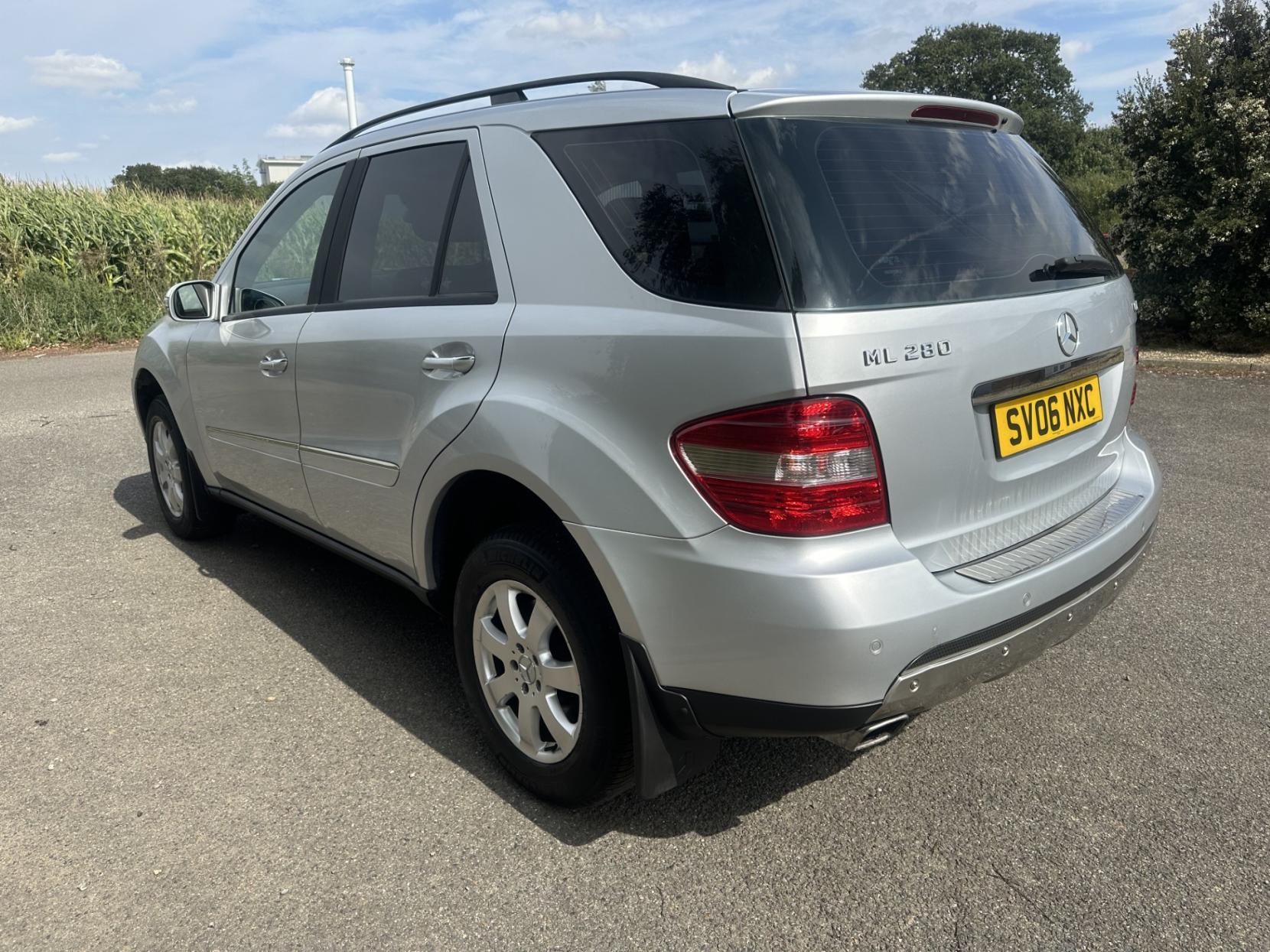 Mercedes-Benz M Class 3.0 ML280 CDI SE SUV 5dr Diesel Automatic (260 g/km, 190 bhp)