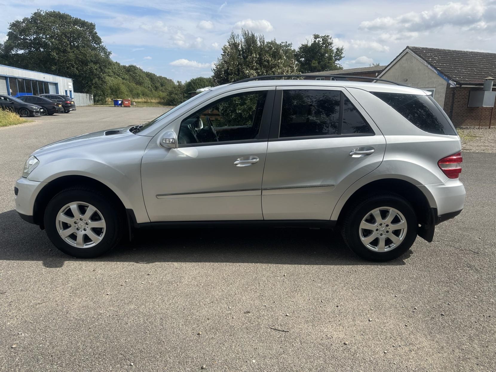 Mercedes-Benz M Class 3.0 ML280 CDI SE SUV 5dr Diesel Automatic (260 g/km, 190 bhp)