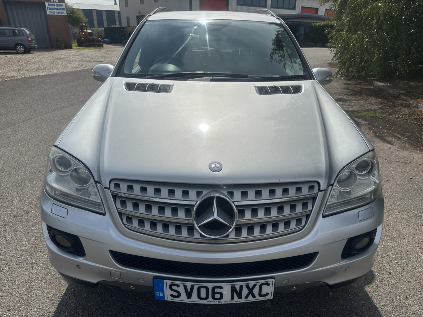 Mercedes-Benz M Class 3.0 ML280 CDI SE SUV 5dr Diesel Automatic (260 g/km, 190 bhp)