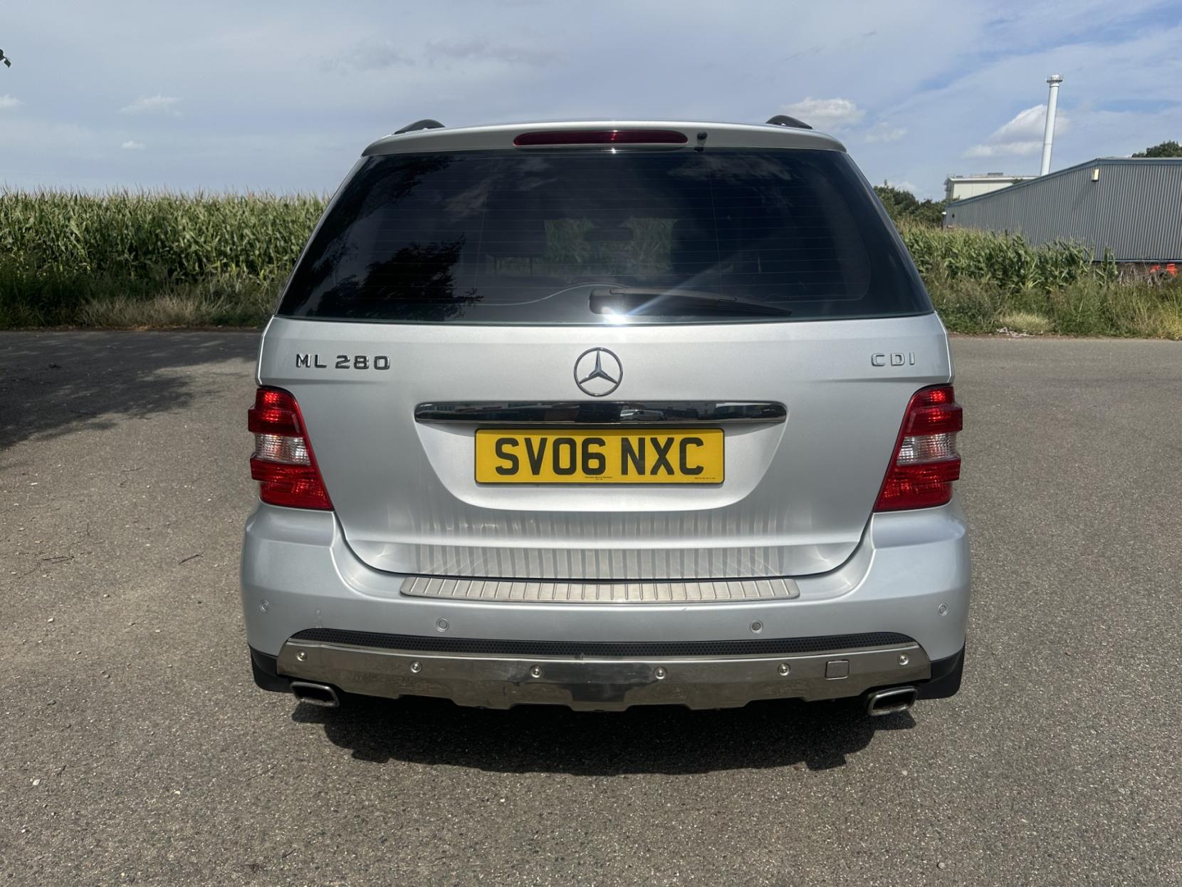 Mercedes-Benz M Class 3.0 ML280 CDI SE SUV 5dr Diesel Automatic (260 g/km, 190 bhp)