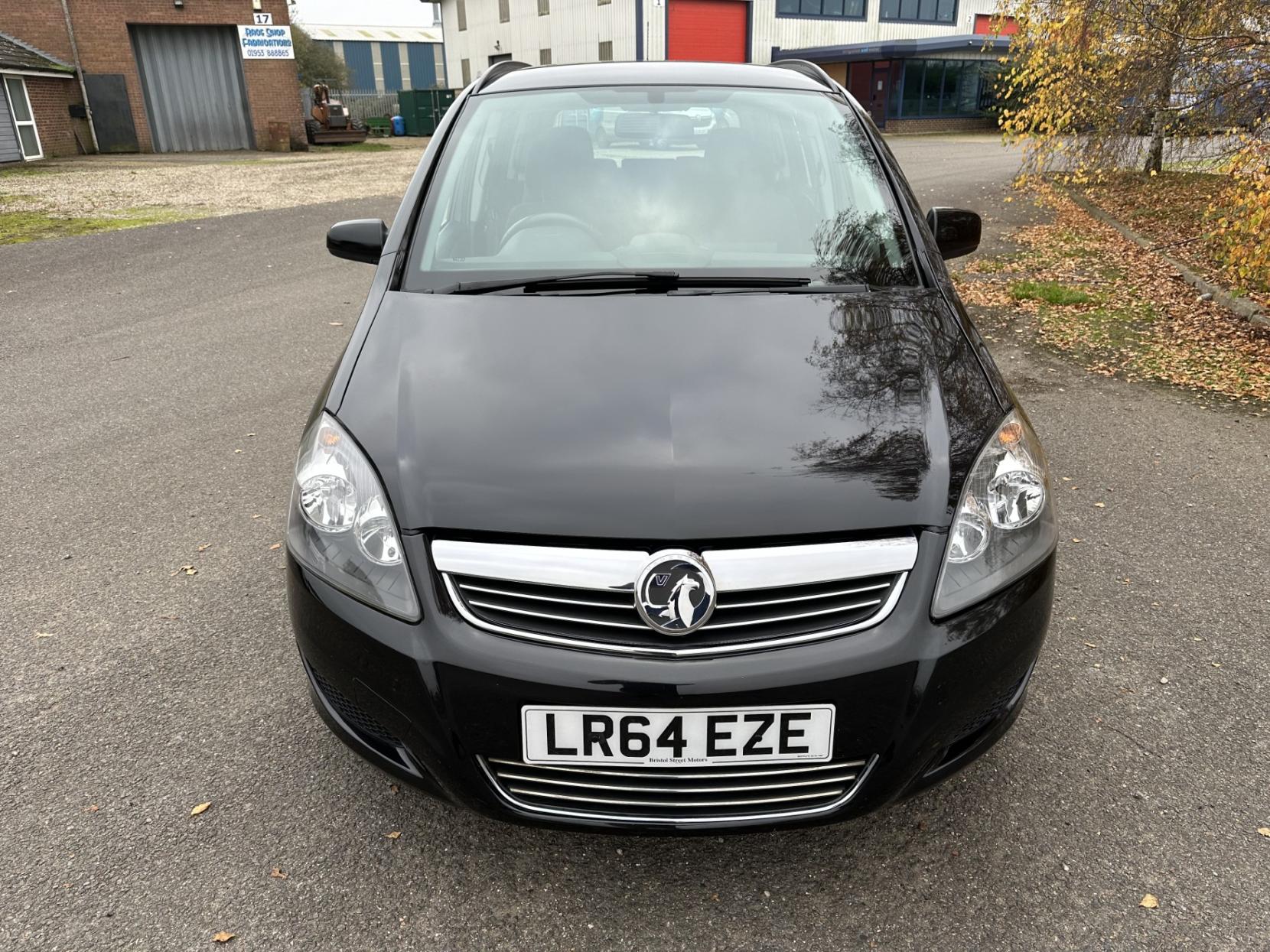 Vauxhall Zafira 1.8 16V Exclusiv MPV 5dr Petrol Manual Euro 5 (120 ps)